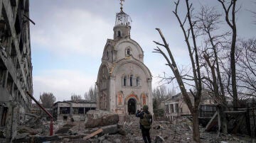 Una iglesia de Mariúpol, dañada tras los bombardeos rusos