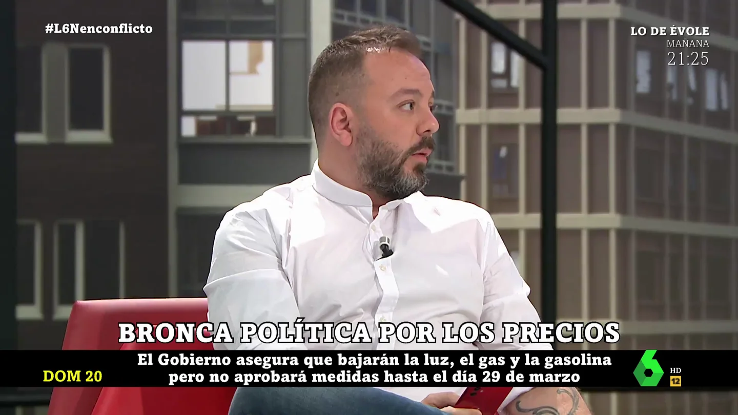 Antonio Maestre, rotundo contra la bajada de impuestos de electricidad y gasolina: "No sirve de nada" Antonio Maestre, rotundo contra la bajada de impuestos de electricidad y gasolina: "No sirve de nada"