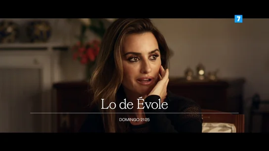 La sorpresa de Penélope Cruz cuando Jordi Évole le muestra su casting de 'Belle Époque': La sorpresa de Penélope Cruz cuando Jordi Évole le muestra su casting de 'Belle Époque':