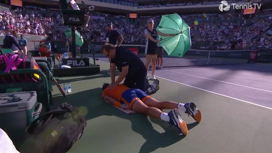 La extraña lesión de Rafa Nadal que le 'tumbó' en Indian Wells La extraña lesión de Rafa Nadal que le 'tumbó' en Indian Wells