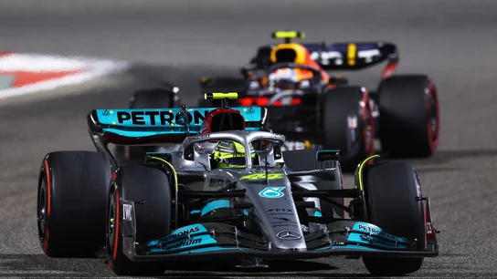 Lewis Hamilton y Sergio Pérez Lewis Hamilton y Sergio Pérez