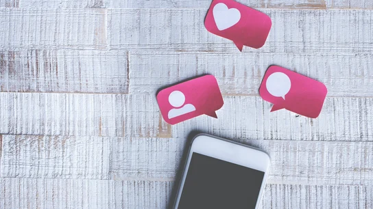 Amor en tinder (y otras apps de citas): cómo la pandemia ha condicionado la forma de ligar de los 'millenials' Amor en tinder (y otras apps de citas): cómo la pandemia ha condicionado la forma de ligar de los 'millenials'