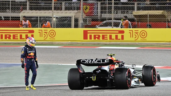 'Checo' Pérez, junto a su RB18 en Bahrein 'Checo' Pérez, junto a su RB18 en Bahrein