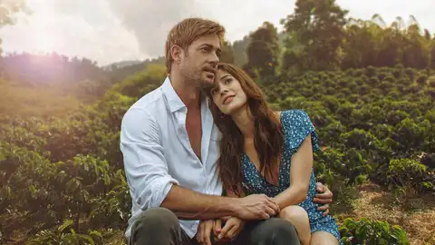 Laura Londoño y William Levy como Gaviota y Sebastián Vallejo en 'Café con aroma de mujer' Laura Londoño y William Levy como Gaviota y Sebastián Vallejo en 'Café con aroma de mujer'