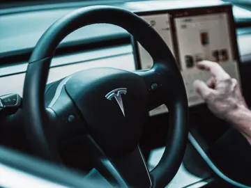 Tesla Tesla