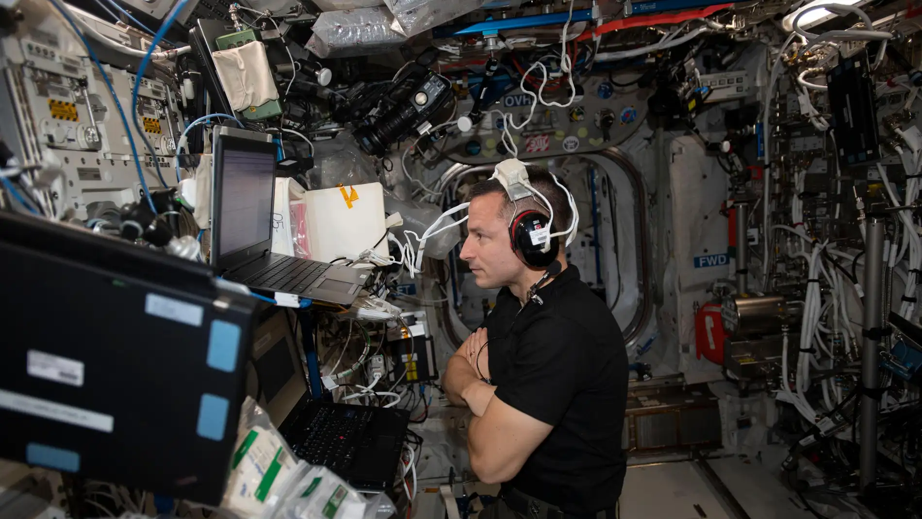 ¿Puede quedarse sordo un astronauta durante una misión espacial?