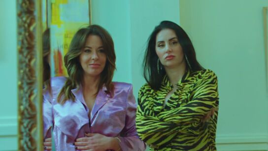 Mamen Mendiz&aacute;bal se atreve con el look de La Mala Rodr&iacute;guez: "El mundo del escote en mi profesi&oacute;n ri&ntilde;e con la credibilidad"