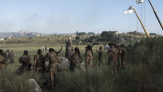 Emilia Clarke en el Parque Natural de los Barruecos durante el rodaje de Juego de Tronos. Emilia Clarke en el Parque Natural de los Barruecos durante el rodaje de Juego de Tronos.