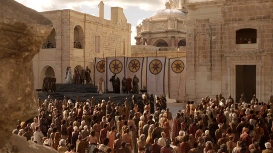 El mismo fuerte convertido en el Gran Septo de Baelor. El mismo fuerte convertido en el Gran Septo de Baelor.