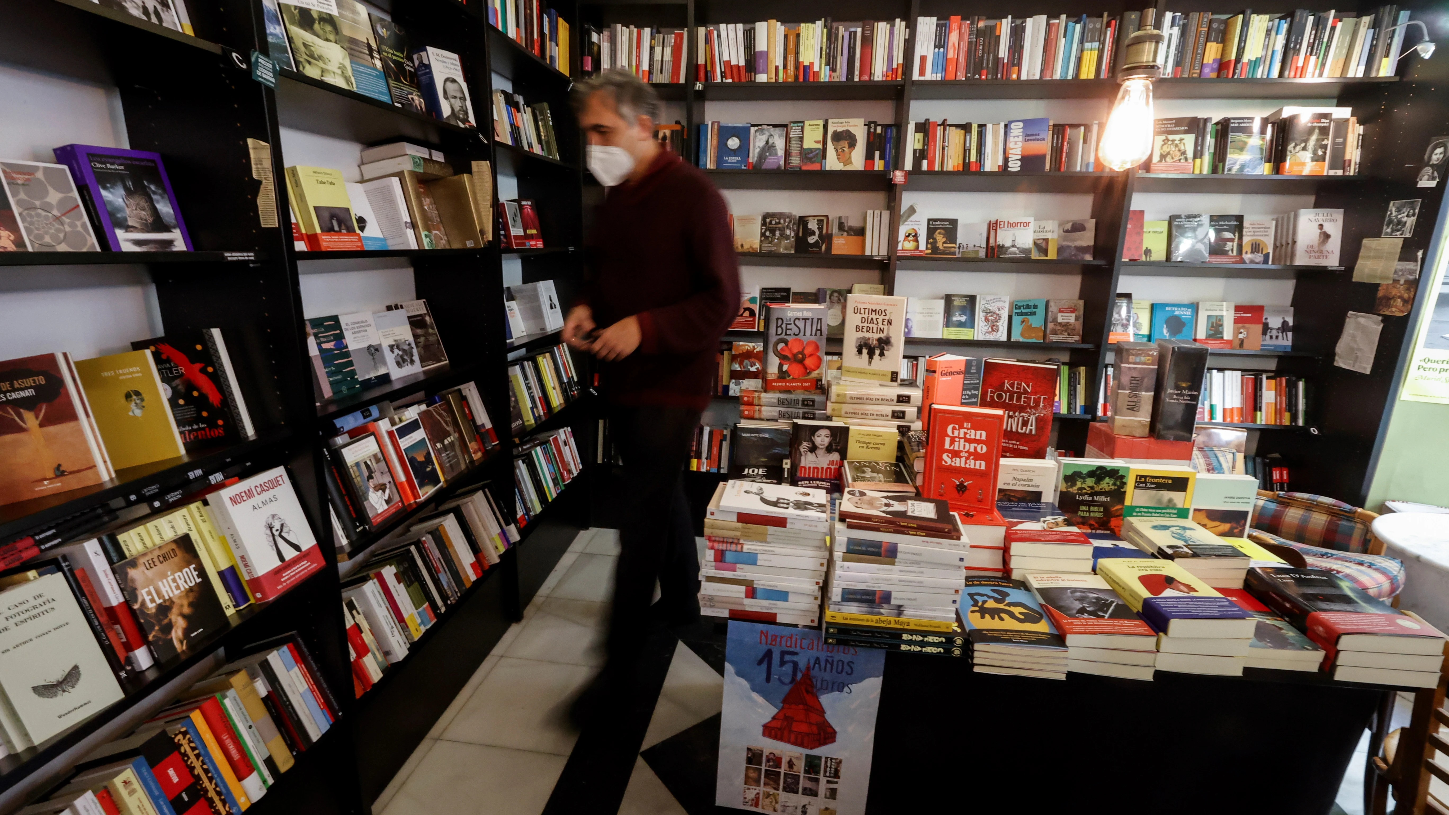 Interior de la librer&iacute;a "La Buena vida" de Madrid