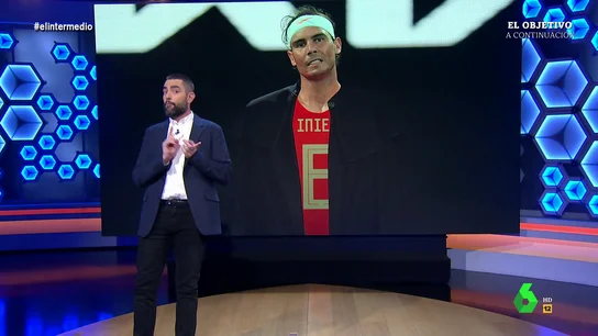 Rafa Nadal comiendo croquetas con la camiseta de Iniesta... así sería el presidente español 'perfecto' Rafa Nadal comiendo croquetas con la camiseta de Iniesta... así sería el presidente español 'perfecto'