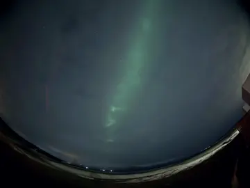Así se ve una aurora boreal detrás de una nube en Islandia Así se ve una aurora boreal detrás de una nube en Islandia