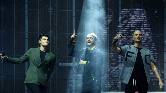 Siva Kaneswaran, Tom Parker y Max George de 'The Wanted' durante el HITS Live 2021 de HITS Radio en el Resorts World Arena el 20 de noviembre de 2021 en Birmingham, Inglaterra. Muere Tom Parker