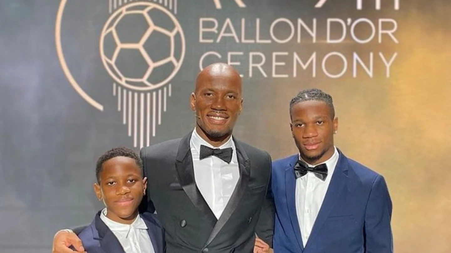 Didier Drogba, junto a sus dos hijos Didier Drogba, junto a sus dos hijos