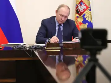 Putin amenaza con suspender los contratos de gas si los países no pagan en rublos
