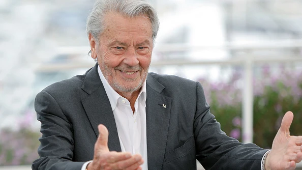 Alain Delon solicita la eutanasia en Suiza