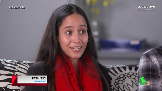 La emoción de una joven saharaui cuando cuenta que hace diez años que no ve a su familia: "No conozco a mis sobrinos" La emoción de una joven saharaui cuando cuenta que hace diez años que no ve a su familia: "No conozco a mis sobrinos"