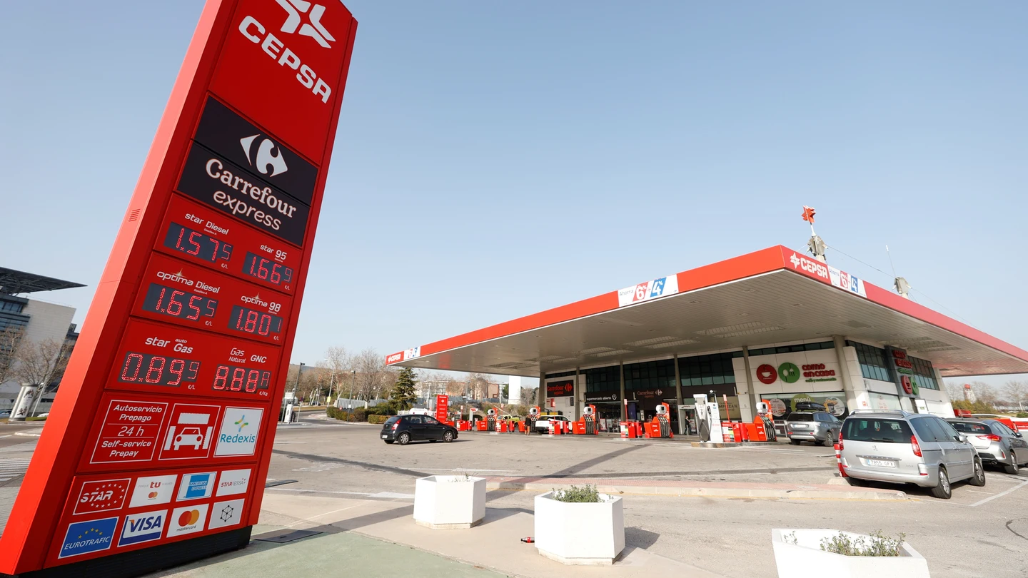 Una gasolinera de Madrid, en una imagen de archivo Una gasolinera de Madrid, en una imagen de archivo
