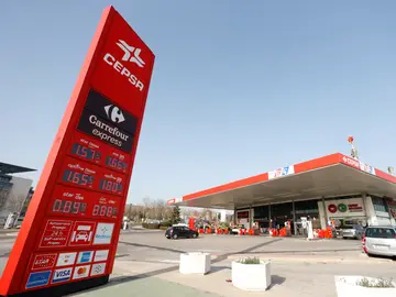 Una gasolinera de Madrid, en una imagen de archivo
