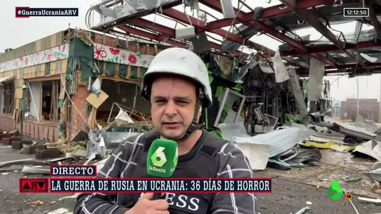 Un misil ruso sorprende a Alberto Sicilia cuando estaba a punto de entrar en directo en Al Rojo Vivo: "Está todo completamente destrozado" Un misil ruso sorprende a Alberto Sicilia cuando estaba a punto de entrar en directo en Al Rojo Vivo: "Está todo completamente destrozado"