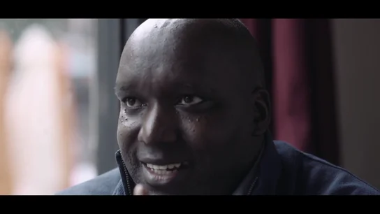 La dura reflexión de Emile sobre las "categorías" de refugiados en Europa: "Los de Ruanda o Etiopía somos de guerras olvidadas que molestamos" La dura reflexión de Emile sobre las "categorías" de refugiados en Europa: "Los de Ruanda o Etiopía somos de guerras olvidadas que molestamos"
