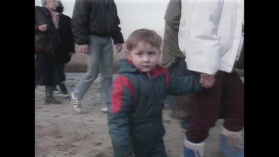 Niños, gritos y carreras: las demoledoras imágenes que reflejan el terror de una guerra en diferentes partes del mundo Niños, gritos y carreras: las demoledoras imágenes que reflejan el terror de una guerra en diferentes partes del mundo