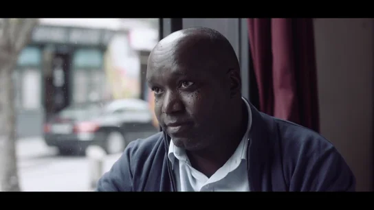 "Soy incapaz de sonreír aunque esté feliz en España": la dura confesión de Emile tras huir del genocidio de Ruanda "Soy incapaz de sonreír aunque esté feliz en España": la dura confesión de Emile tras huir del genocidio de Ruanda