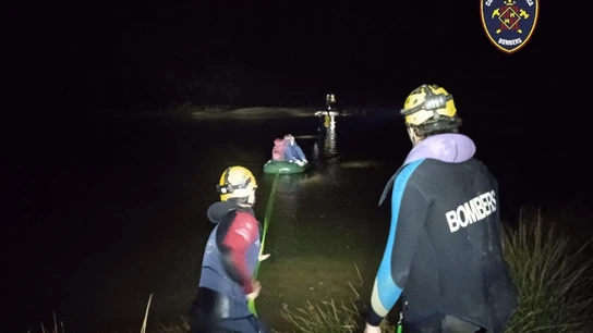 El momento en el que rescatan a 12 turistas atrapados en el Torrent de Pareis (Mallorca) El momento en el que rescatan a 12 turistas atrapados en el Torrent de Pareis (Mallorca)