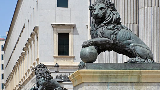 Leones del Congreso de los Diputados: la curiosa historia que no deja indiferente a nadie Leones del Congreso de los Diputados: la curiosa historia que no deja indiferente a nadie