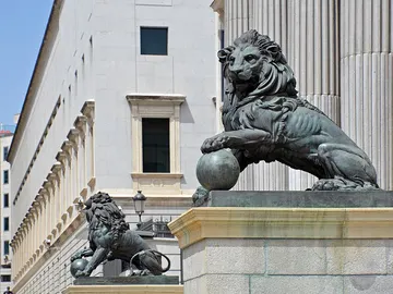 Leones del Congreso de los Diputados: la curiosa historia que no deja indiferente a nadie Leones del Congreso de los Diputados: la curiosa historia que no deja indiferente a nadie