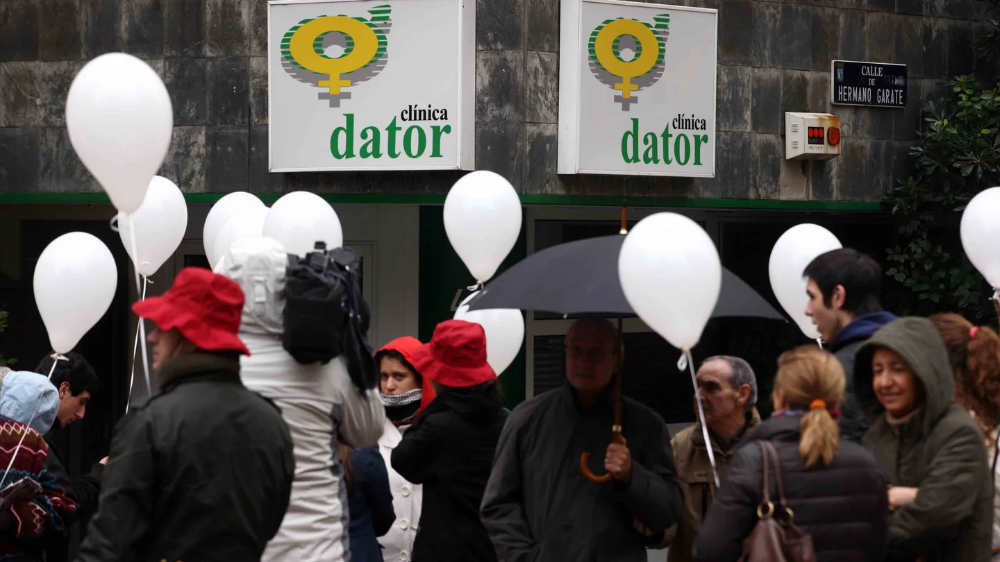 El acoso a mujeres que acudan a clínicas para abortar será delito a partir del jueves El acoso a mujeres que acudan a clínicas para abortar será delito a partir del jueves