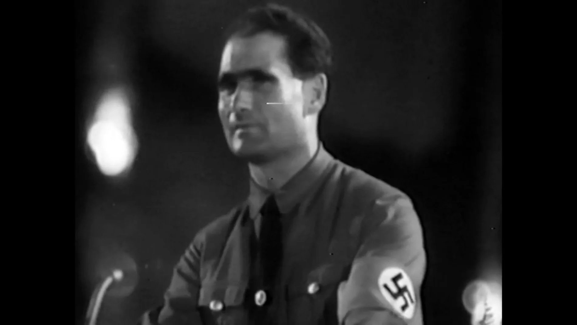 Rudolf Hess, la mano derecha de Hitler que fue detenido por un granjero en Escocia y fingió amnesia en los juicios de Núremberg