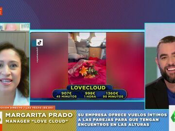 Así es 'Love clound', el avión cama para dar rienda suelta al amor por el cielo: "Hay gente que consume su matrimonio en el avión"