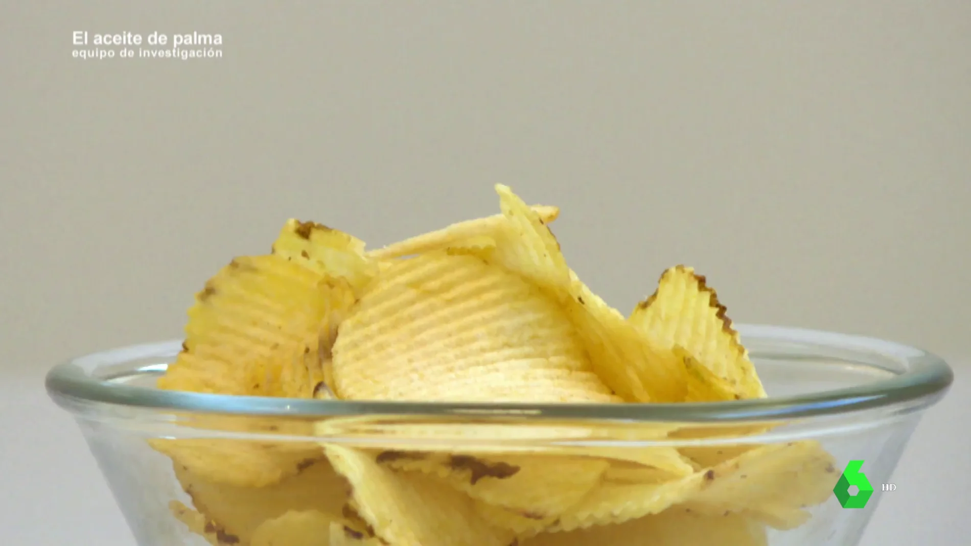 El sorprendente resultado de analizar en el laboratorio 100 gramos de patatas fritas en aceite de palma y de girasol