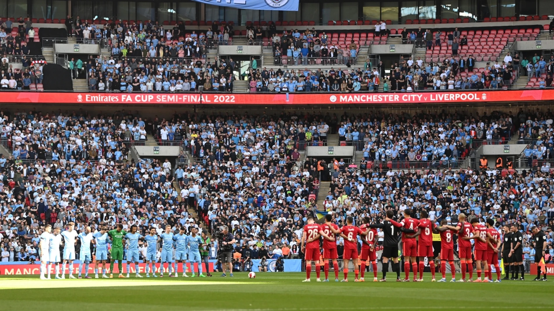 Minuto de silencio en Wembley
