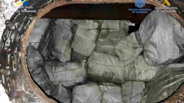 Fardos de cocaína ocultos en el tanque de combustible del pesquero interceptado