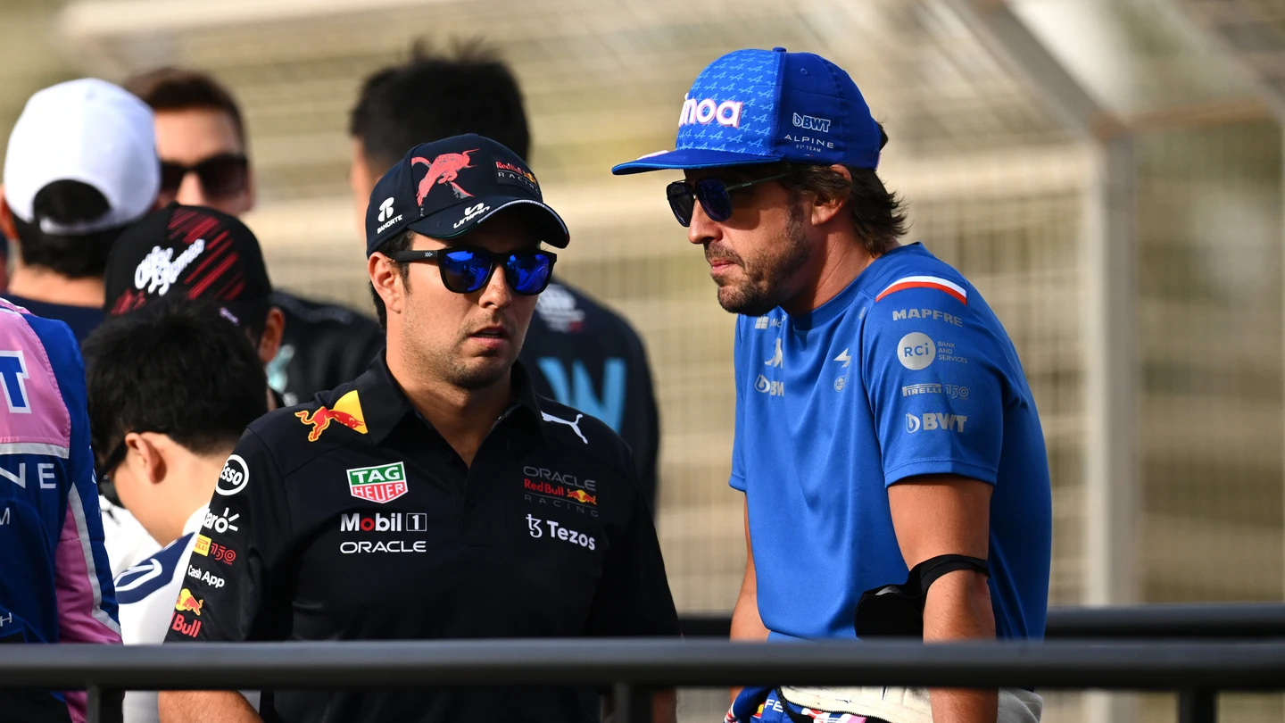 Sergio Pérez y Fernando Alonso Sergio Pérez y Fernando Alonso