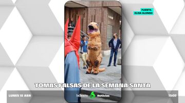 Una persona disfrazada de dinosaurio causa revuelo entre los asistentes a la Semana Santa de Valladolid