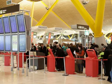 Aeropuerto Adolfo Suárez Madrid-Barajas Aeropuerto Adolfo Suárez Madrid-Barajas