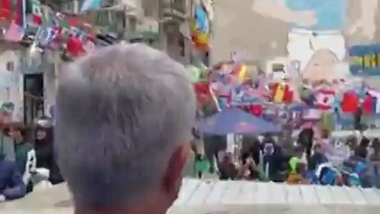 El emotivo homenaje de Mourinho a Maradona en Nápoles El emotivo homenaje de Mourinho a Maradona en Nápoles