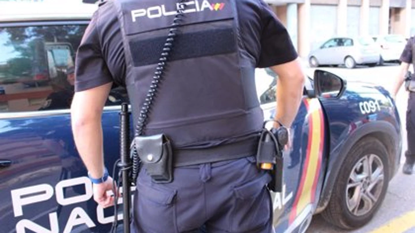 Agente de la Policía Nacional en imagen de archivo Agente de la Policía Nacional en imagen de archivo