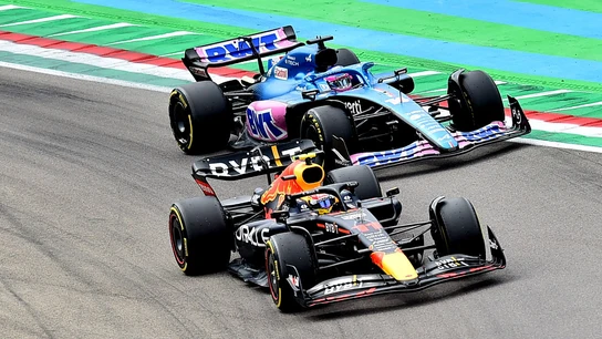 Checo Pérez y Fernando Alonso Checo Pérez y Fernando Alonso