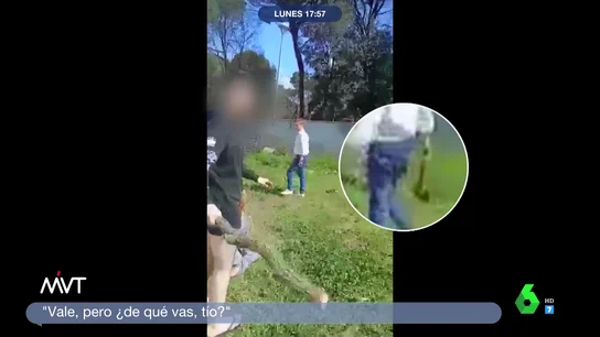El alcalde de Caldes de Malavella (Girona) amenaza con un hacha a unos okupas El alcalde de Caldes de Malavella (Girona) amenaza con un hacha a unos okupas
