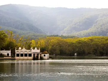 Bañolas, mucho más que un lago Bañolas, mucho más que un lago