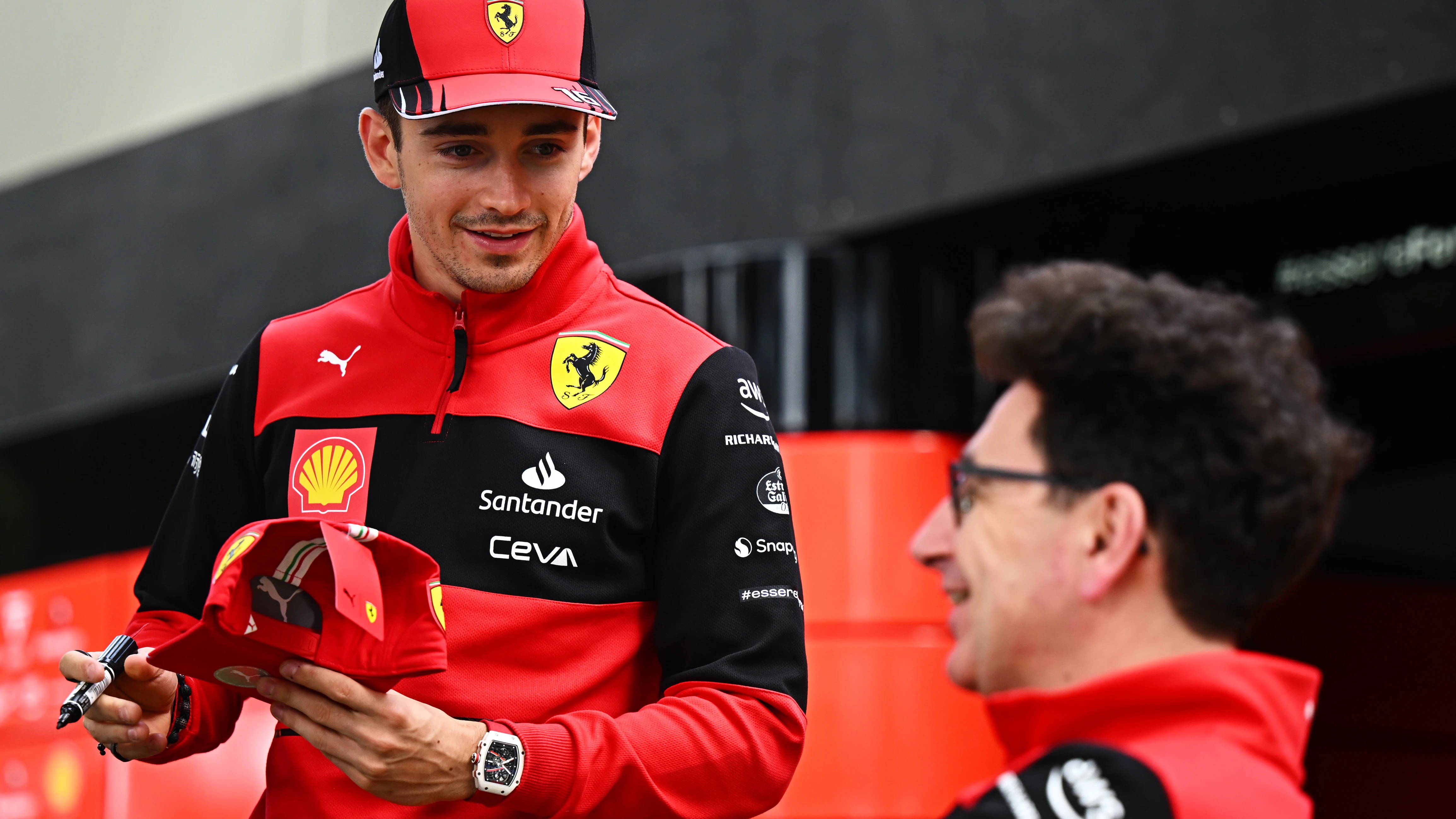 Charles Leclerc y Mattia Binotto