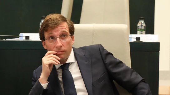 El alcalde de Madrid, José Luis Martínez-Almeida, en un Pleno extraordinario, en el Palacio de Cibeles, a 26 de abril de 2022, en Madrid (España). El alcalde de Madrid, José Luis Martínez-Almeida, en un Pleno extraordinario, en el Palacio de Cibeles, a 26 de abril de 2022, en Madrid (España).