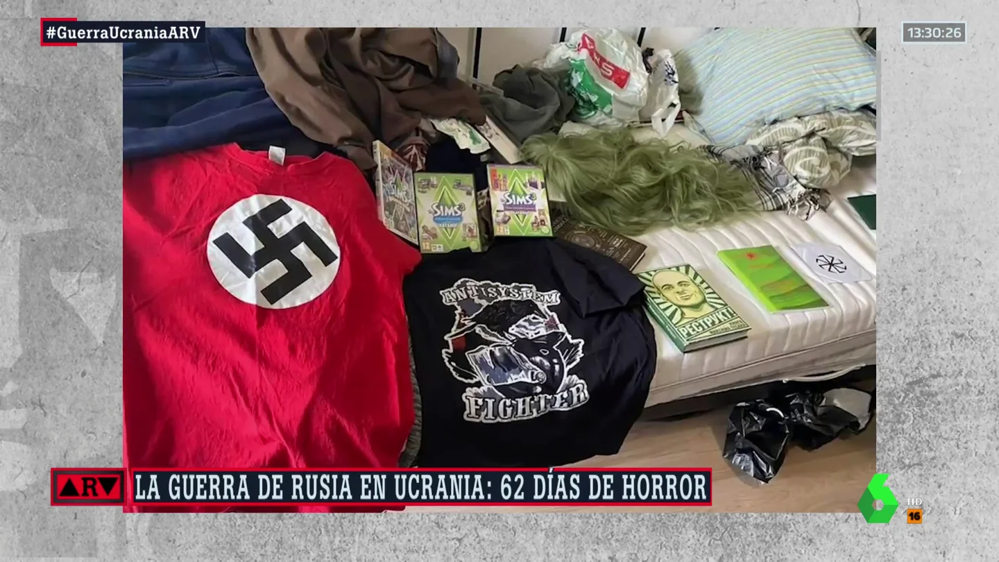 Esvásticas, estampas de Hitler y videojuegos de los SIMS: la última 'chapuza' de la inteligencia rusa Esvásticas, estampas de Hitler y videojuegos de los SIMS: la última 'chapuza' de la inteligencia rusa