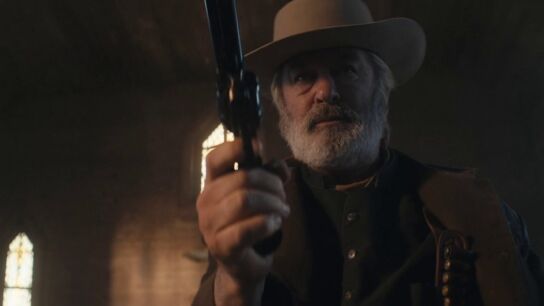 Sale a la luz el v&iacute;deo del disparo mortal de Alec Baldwin a Halina Hutchins en el rodaje de su pel&iacute;cula