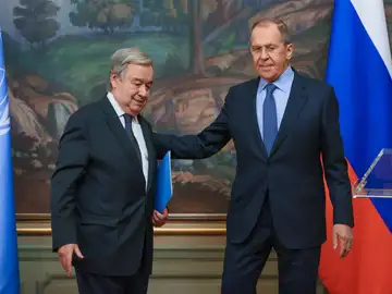 El secretario general de la ONU, António Guterres, y el ministro de Exteriores ruso, Serguéi Lavrov.