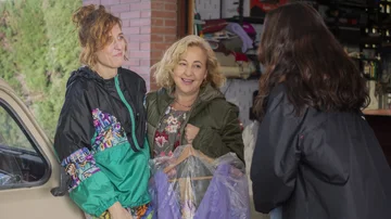 Carmen Machi interpreta a la madre de Leticia Dolera y Aixa Villagrán en 'Vida perfecta'